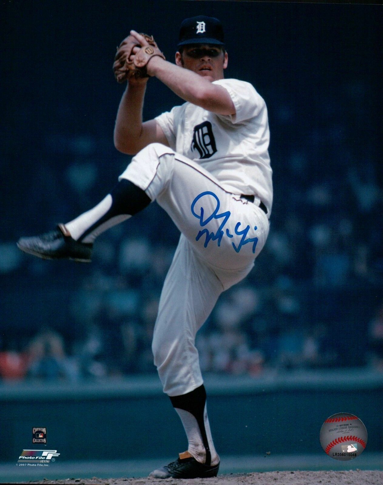 Denny McLain Signed 8X10 Photo Poster painting Autograph Tigers Color Leg in Air Auto COA