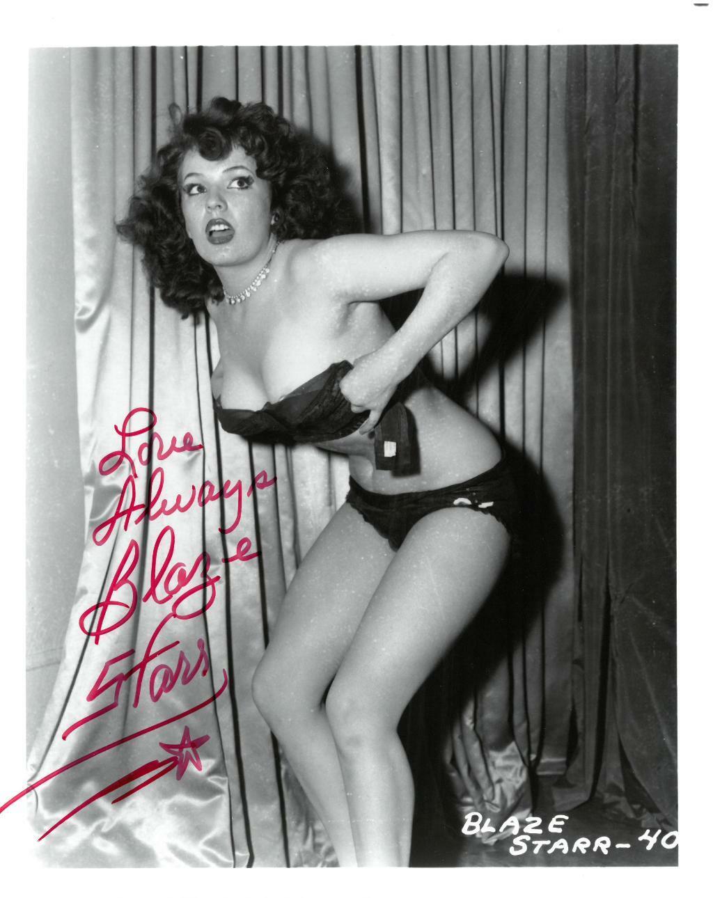 Blaze Starr Signed Authentic Autographed 8x10 B/W Photo Poster painting BECKETT #Y77031