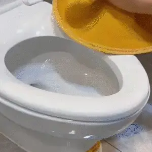 Problem z zimnym siedziskiem toalety