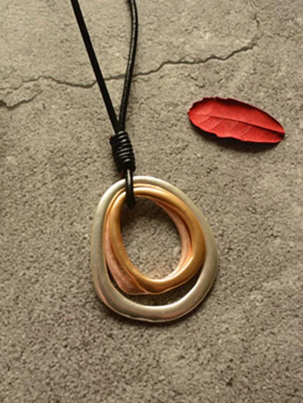 Minimalist Cropped Circles Necklace