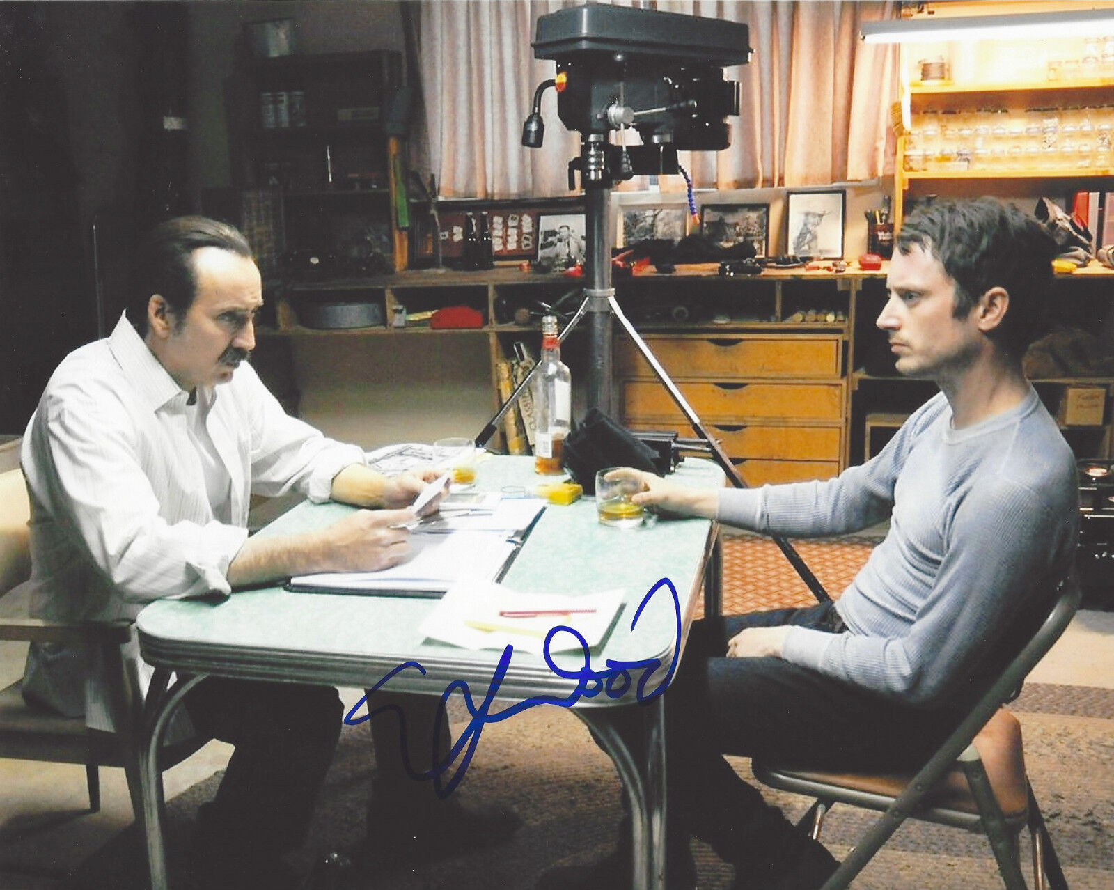 ELIJAH WOOD SIGNED AUTHENTIC 'THE TRUST' NICOLAS CAGE 8X10 Photo Poster painting COA ACTOR PROOF