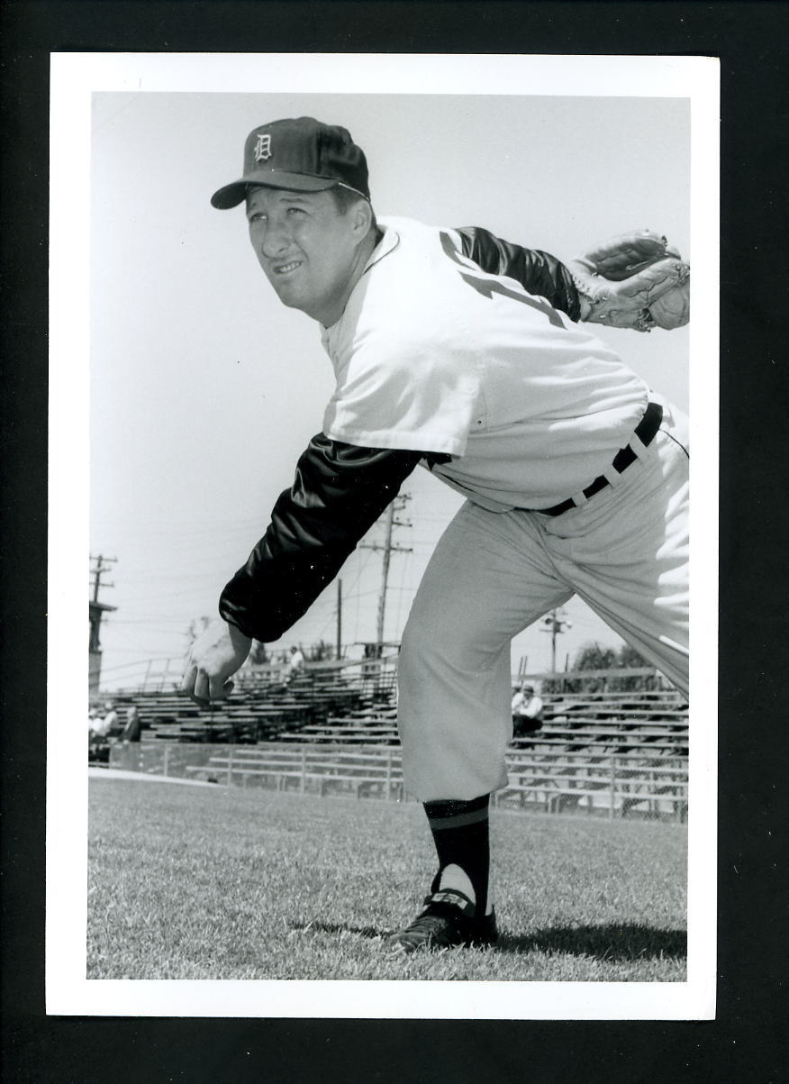 Lou Sleater circa 1957 Press Original Photo Poster painting by Don Wingfield Detroit Tigers