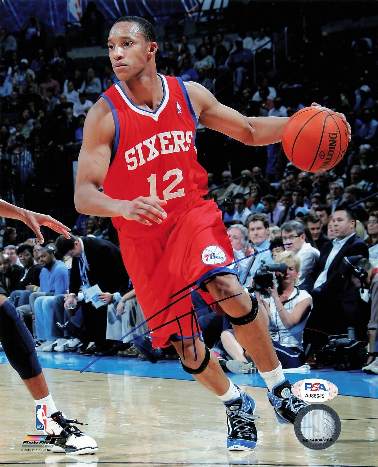 EVAN TURNER signed 8x10 Photo Poster painting PSA/DNA Philadelphia 76ers Autographed