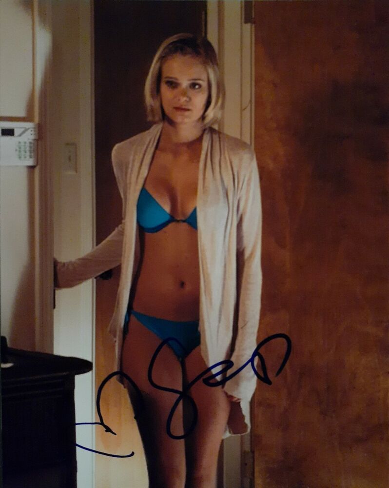 Sara Paxton signed 8x10