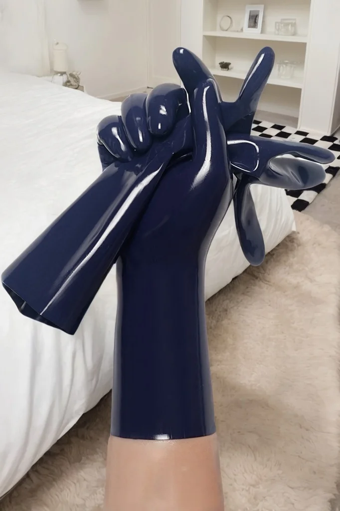 Unisex Latex Gloves Translucent Lilac Classic Short Molded Latex Gloves Sophisticated Minimalist Gloves (KG31591)