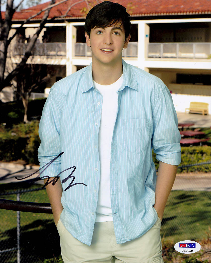 Nicholas Braun SIGNED 8x10 Photo Poster painting How to be Single Lloyd Prom PSA/DNA AUTOGRAPHED