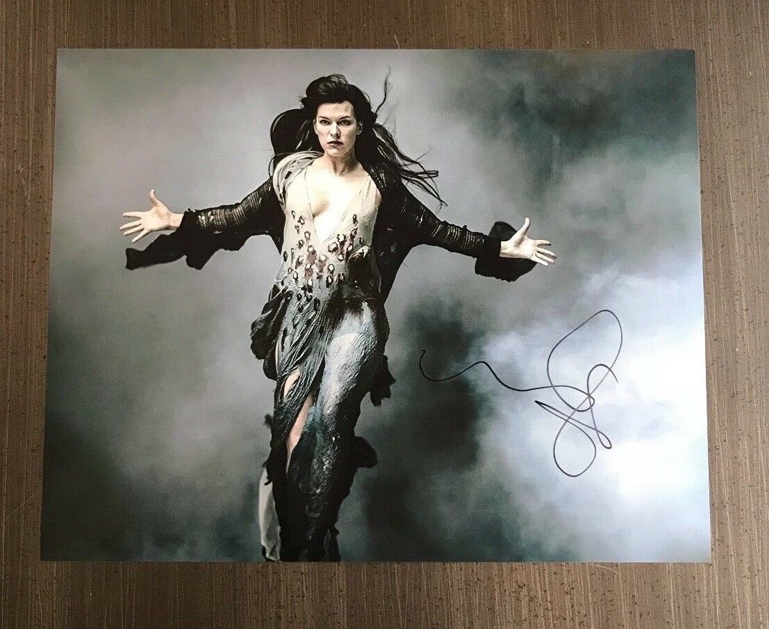 * MILLA JOVOVICH * signed autographed 11x14 Photo Poster painting * RESIDENT EVIL * 1