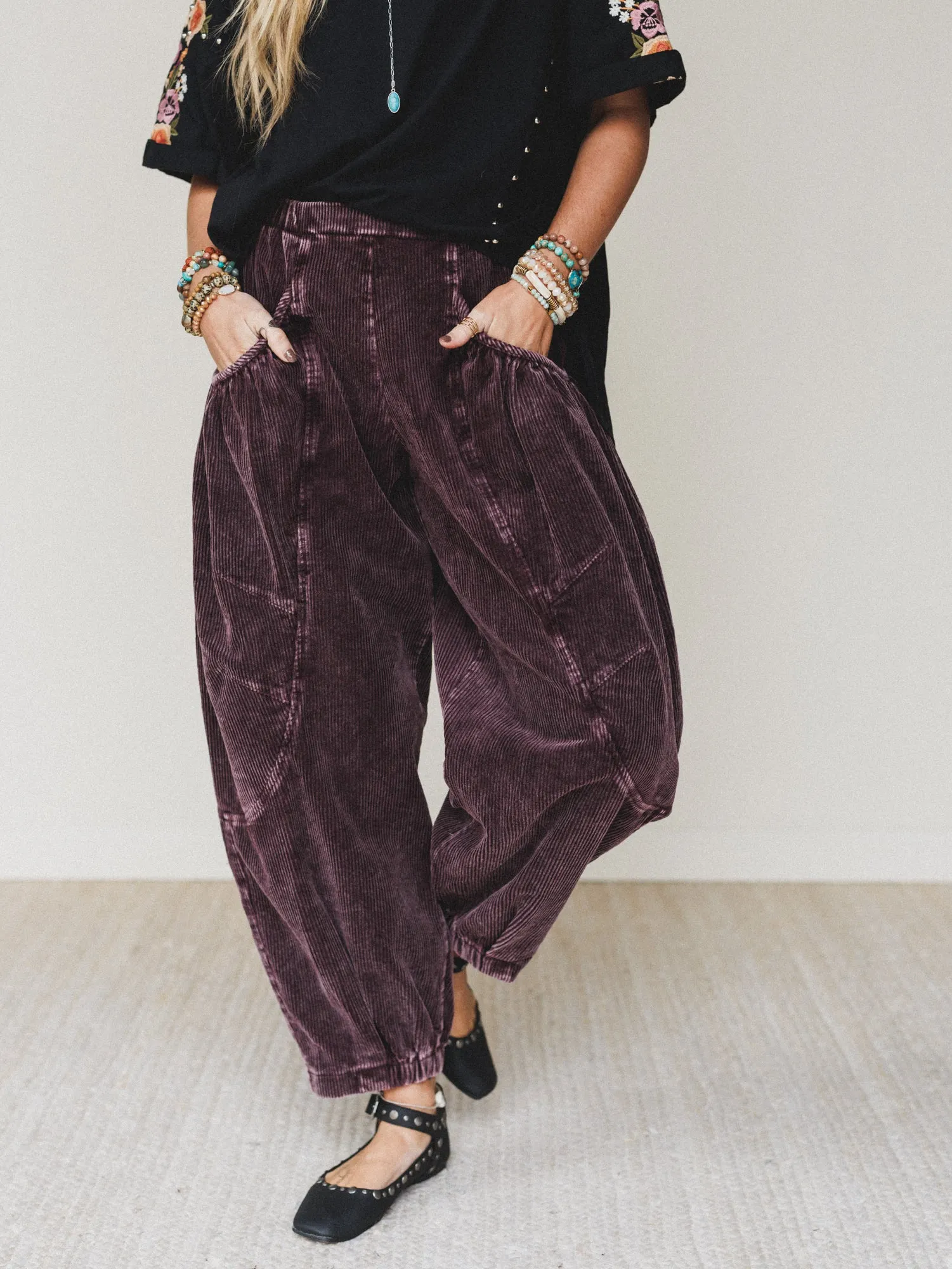 The Nest Nora Gathered Barrel Corduroy Pant - Burgundy
