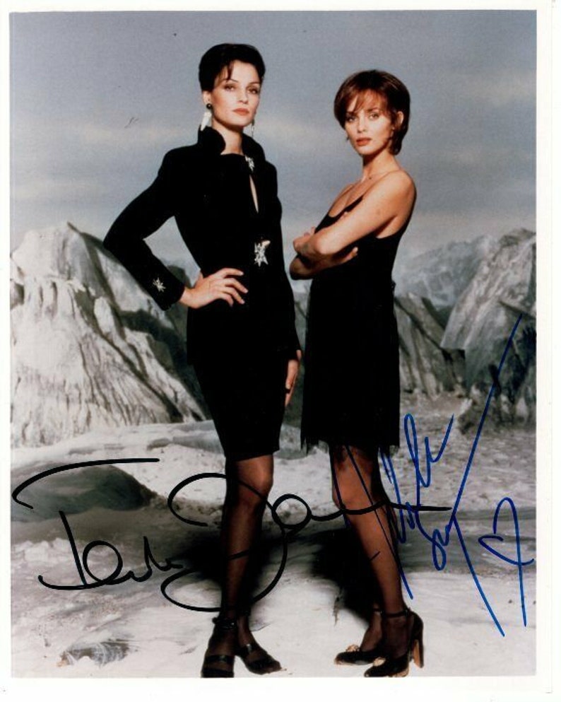 Famke janssen and izabella scorupco autographed james bond 007 goldeneye Photo Poster painting