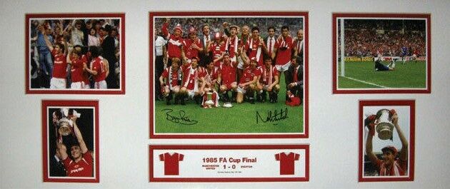 ROBSON WHITESIDE SIGNED MANCHESTER UNITED FOOTBALL 1985 FA CUP Photo Poster painting COA & PROOF