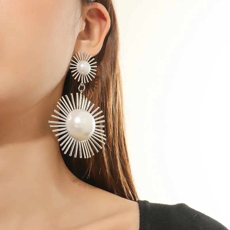 Fashion Exaggerated Pearl Earrings