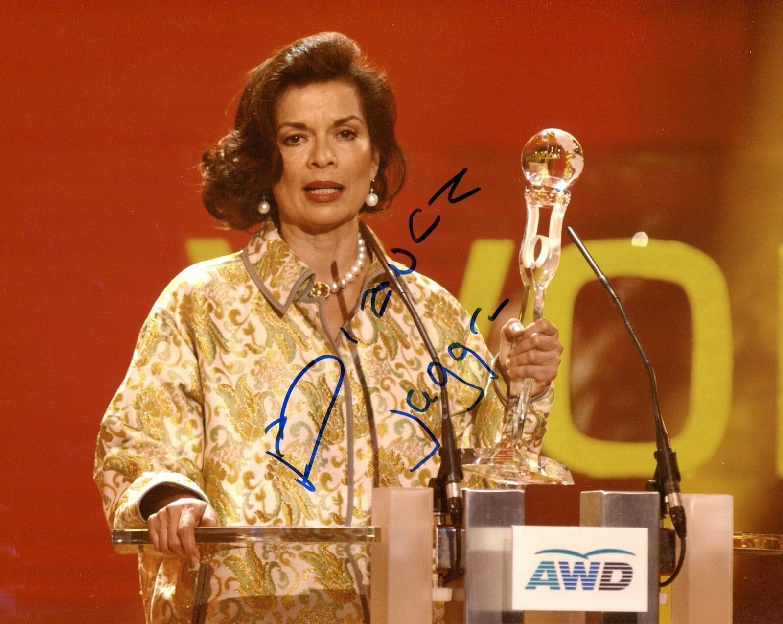 Bianca Jagger ACTRESS & ADVOCATE autograph, In-Person signed Photo Poster painting