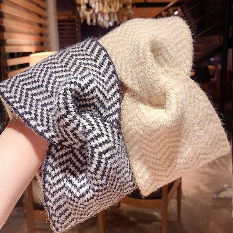 Women’s Elegant Stripe Knit Hair Band