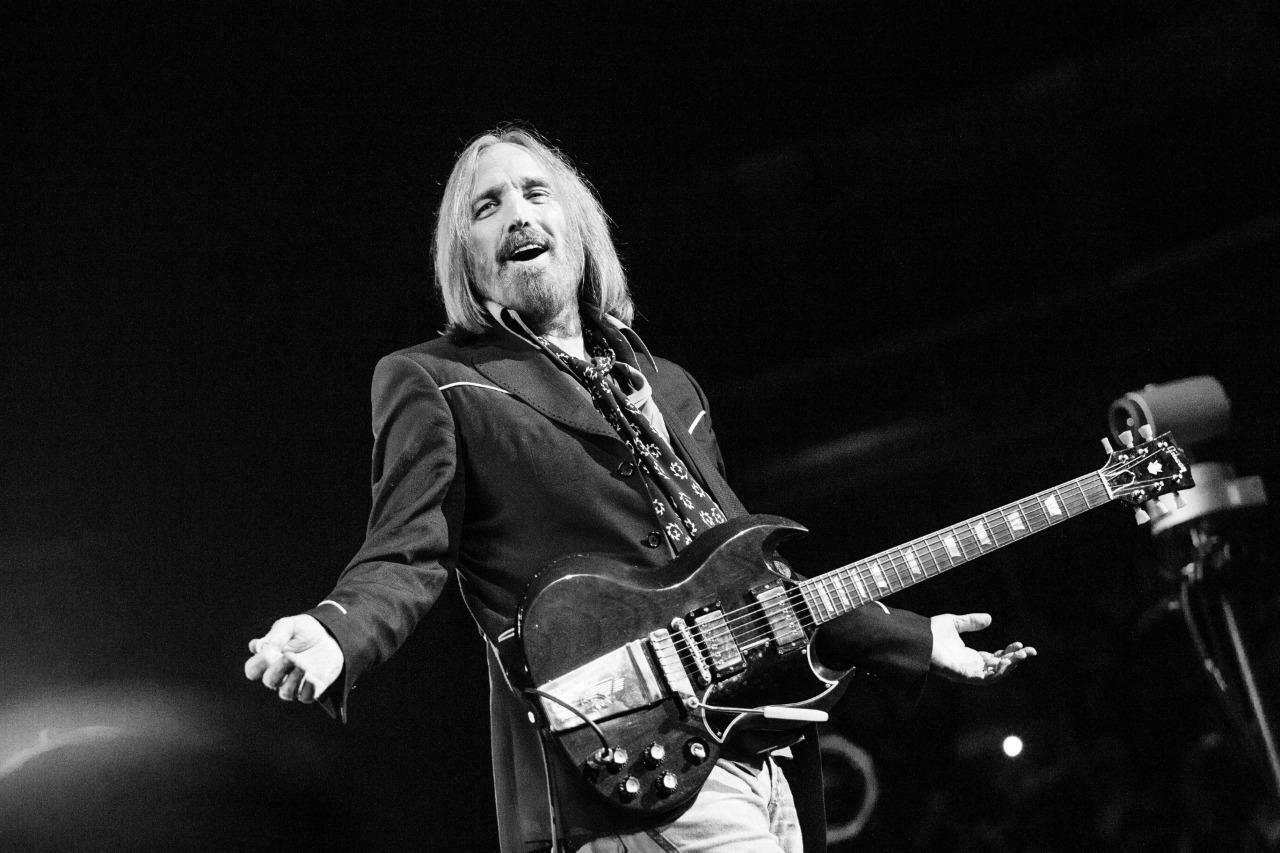 Tom Petty 8x10 Picture Simply Stunning Photo Poster painting Gorgeous Celebrity #7