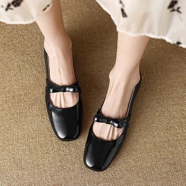 Churchf Churchf Retro Low Heel Thick Heel Bow Mary Jane Shoes Female Autumn 2024 New Patent Leather Shallow Mouth College Wind Single Shoes