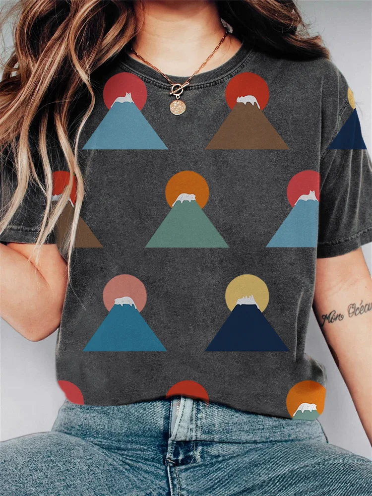 Abstract Creative Cute Mount Fuji Cat Painting Art T-Shirt