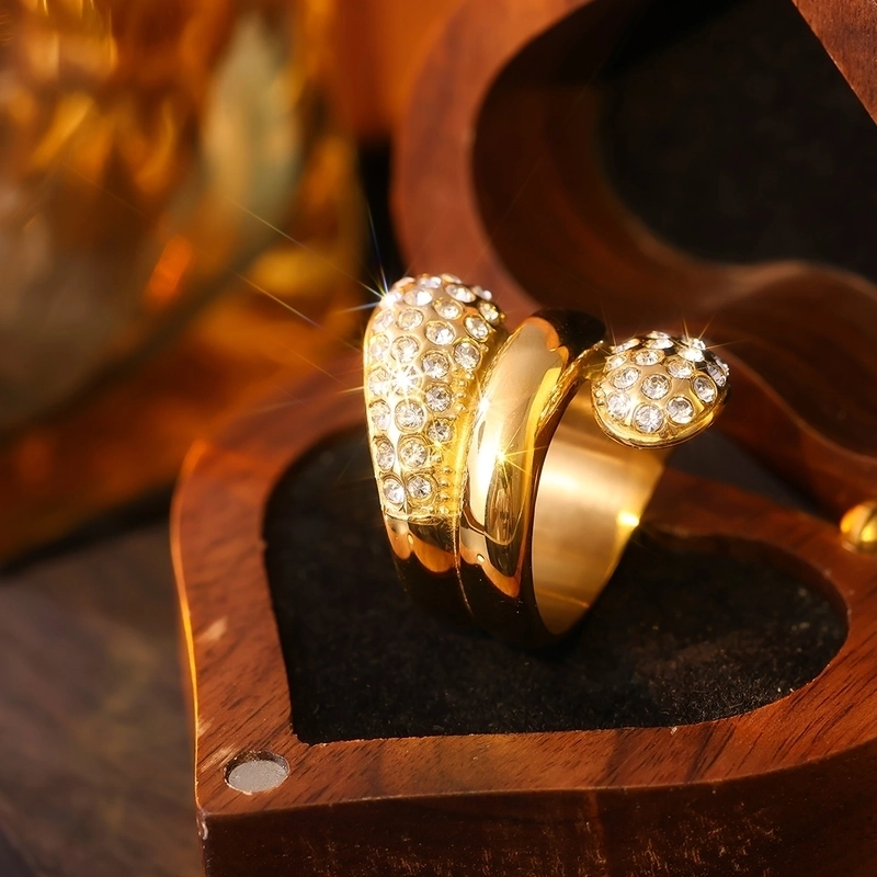 Elegant Luxurious Vacation Geometric Titanium Steel Rhinestones 18K Gold Plated Inlay Rings