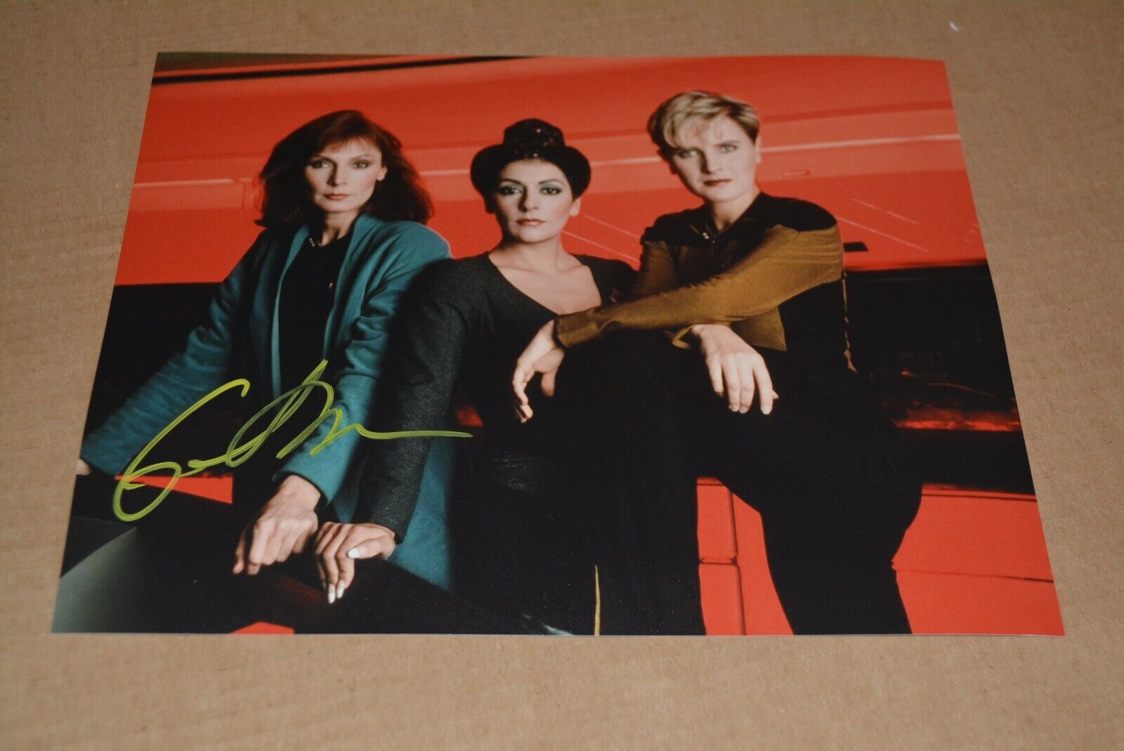 GATES MCFADEN signed autograph 8x10 20x25 cm In Person STAR TREK