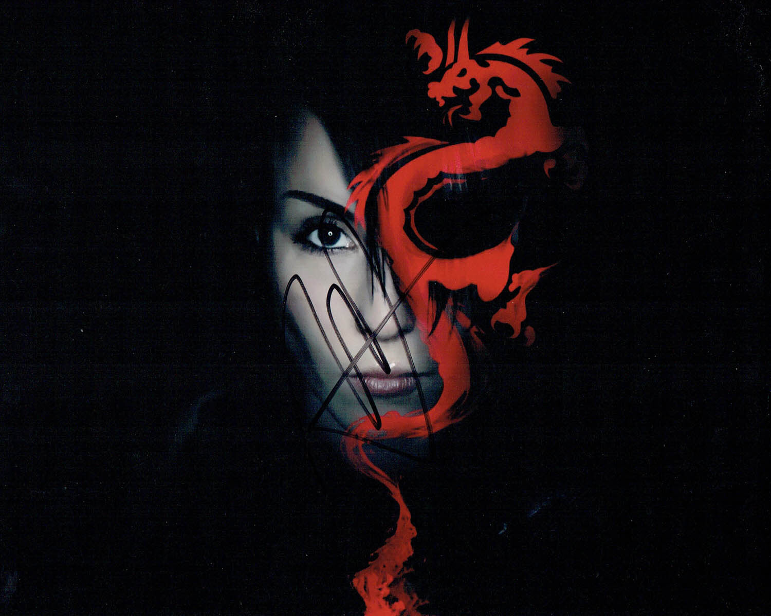 Noomi RAPACE The Girl With the Dragon Tattoo SIGNED Photo Poster painting AFTAL COA Autograph