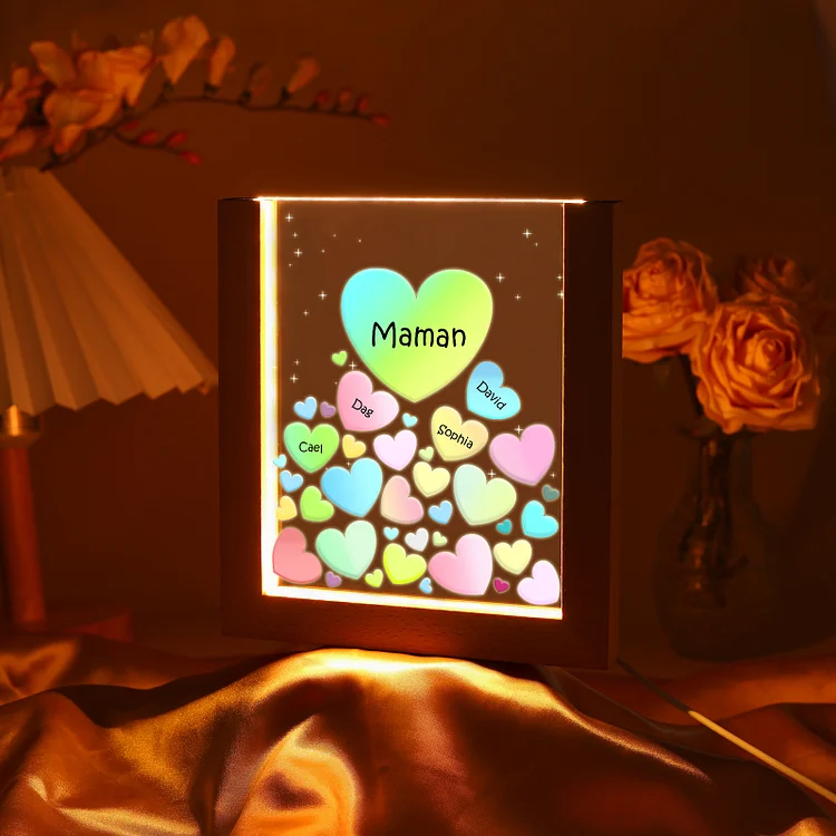 À Maman/Mamie - Lampe de chevet LED Cœurs 4 Prénoms Personnalisés avec 1 Texte Jessemade FR