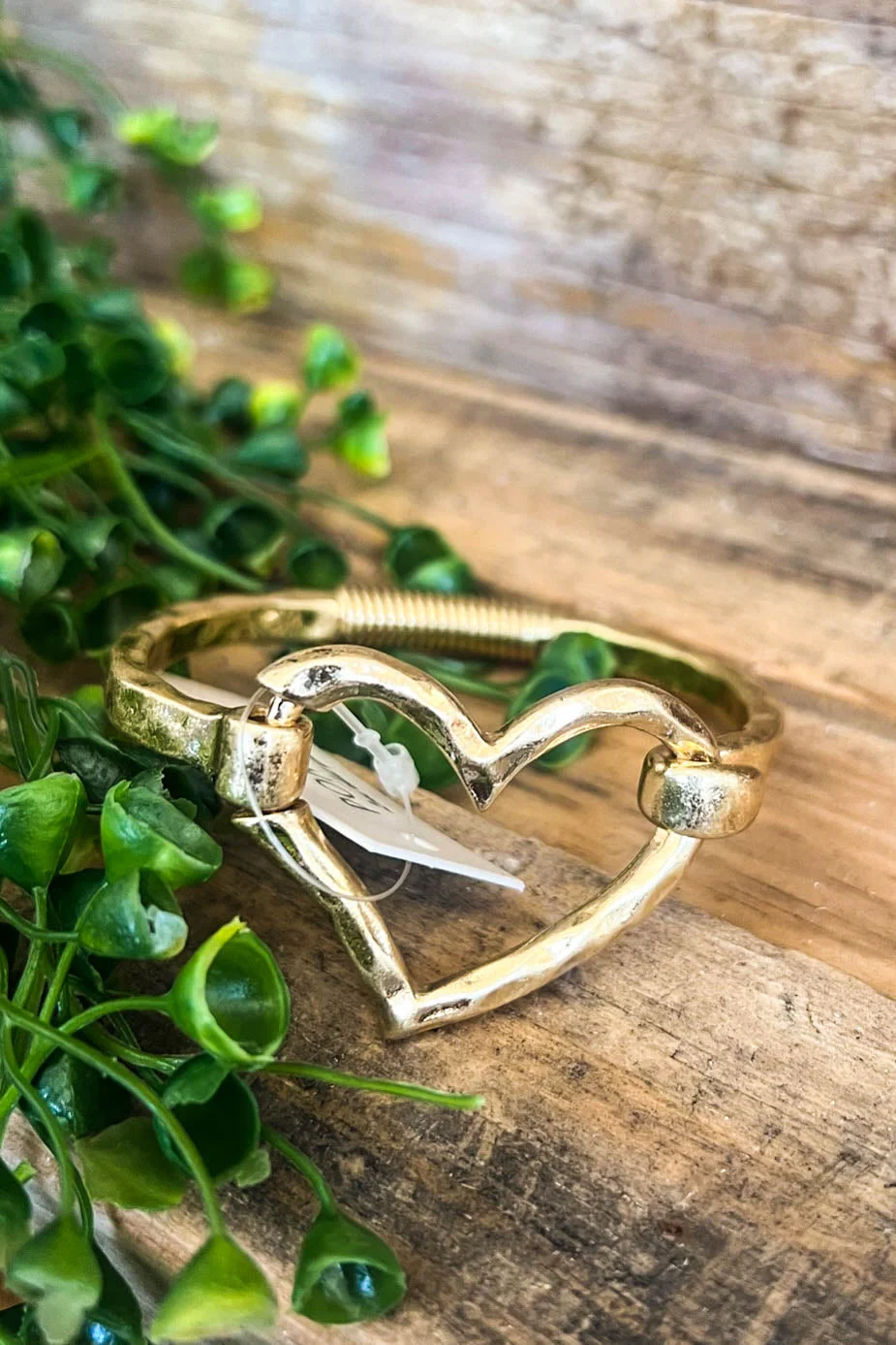 Hammered Hearts Bracelet - Gold