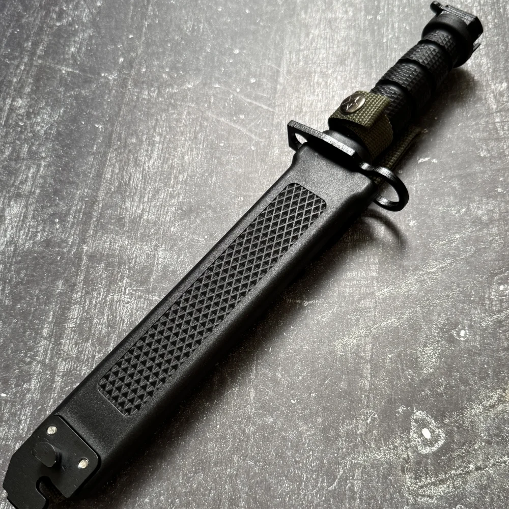 Multifunctional Outdoor Adventure Tactical Knife
