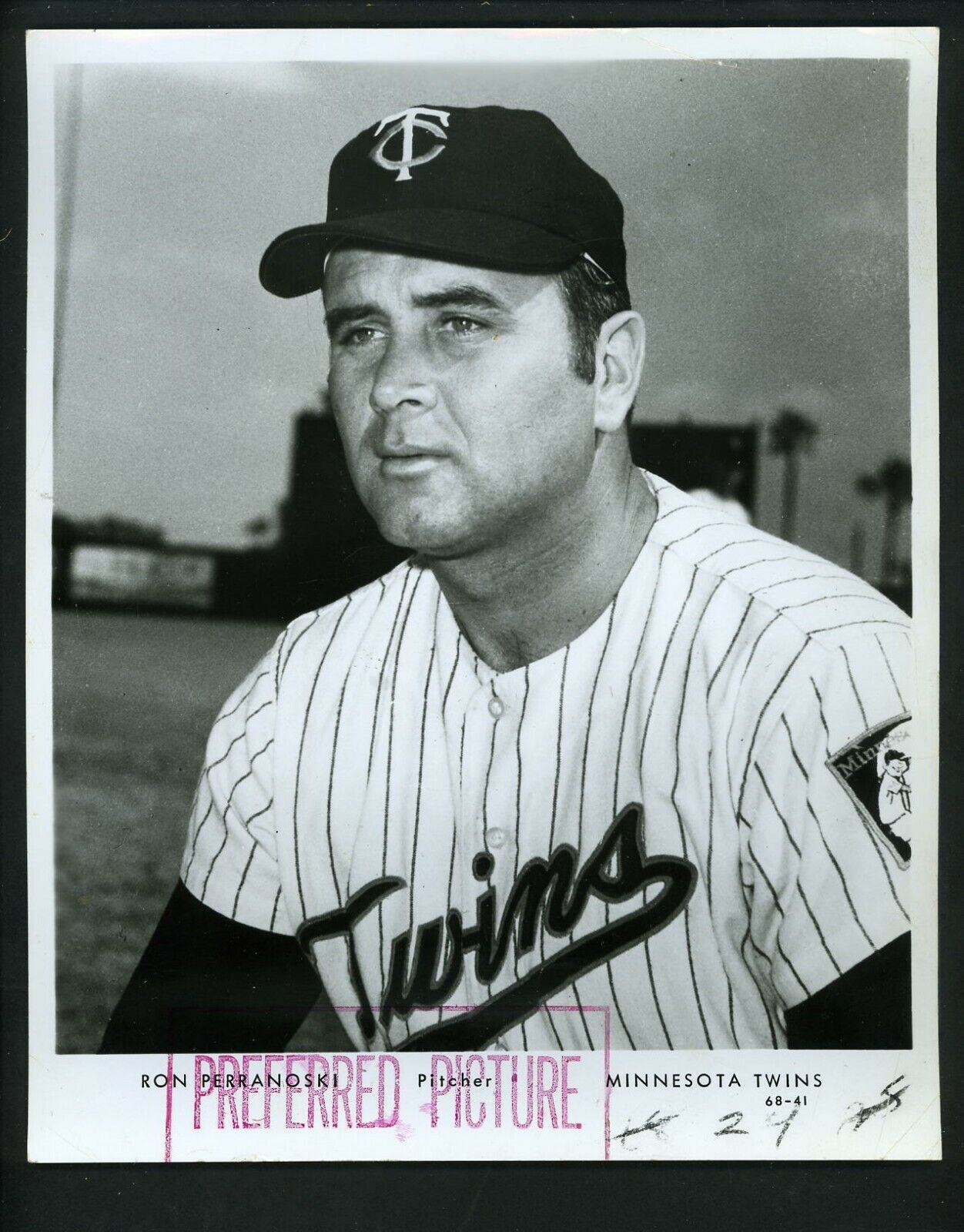 Ron Perranoski Minnesota Twins team issued 1968 Type 1 Press Photo Poster painting