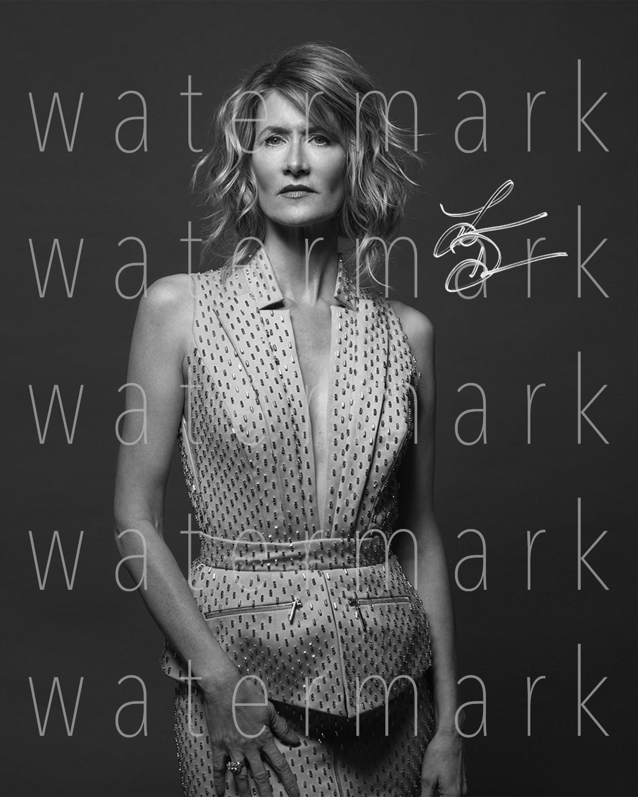 Laura Dern signed sexy hot nude 8X10 Photo Poster painting picture poster autograph RP