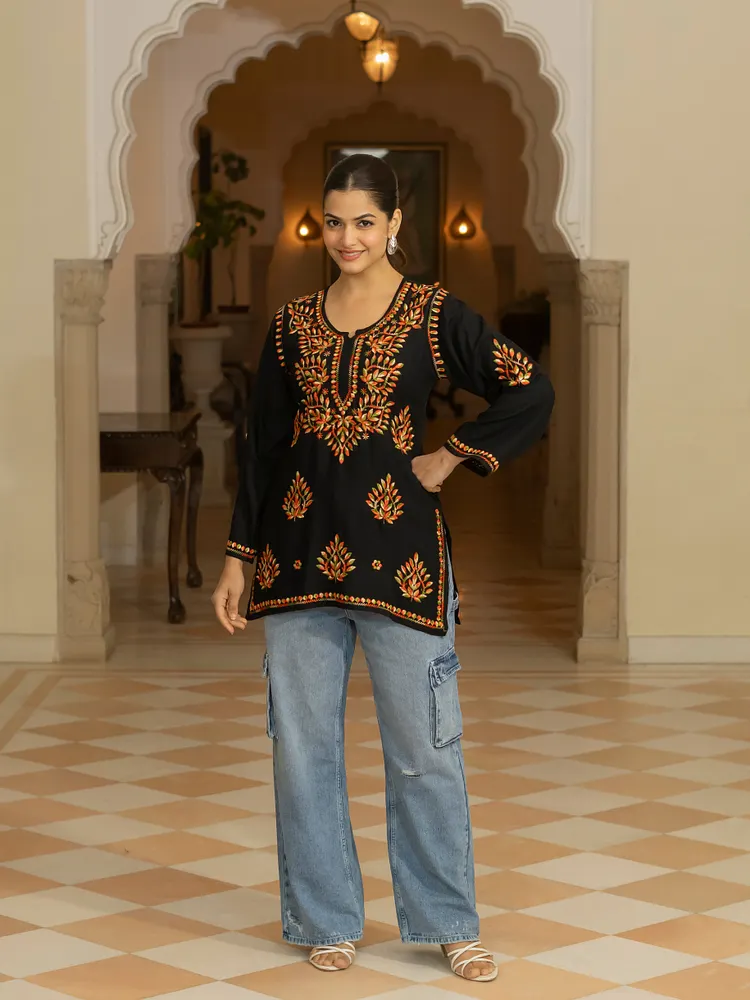 Women&rsquo;s Rayon Cotton Chikankari Short Kurti