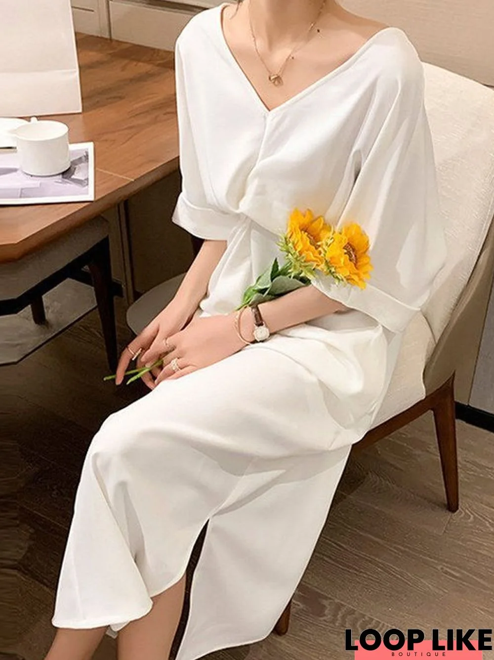 Extra-Large Kinked T-Shirt Skirt Loose Tibetan Meat Slim Backless V-Neck Dress White Dresses