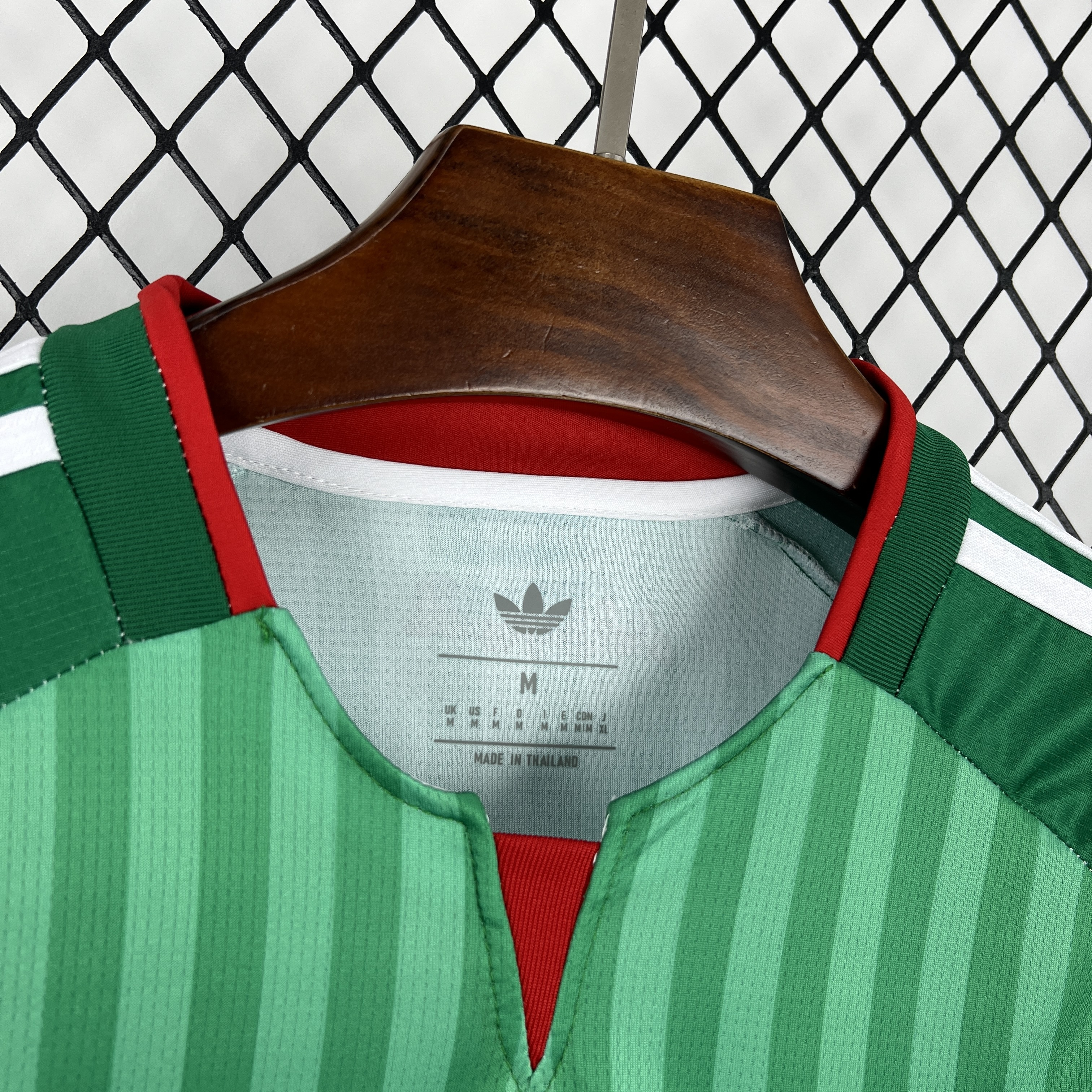 Maillot Algérie Extérieur 2026 : porté