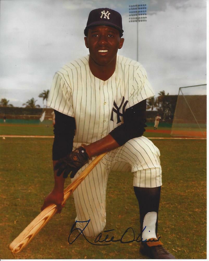 Nate Oliver autographed color 8x10 New York Yankees  Ship #3