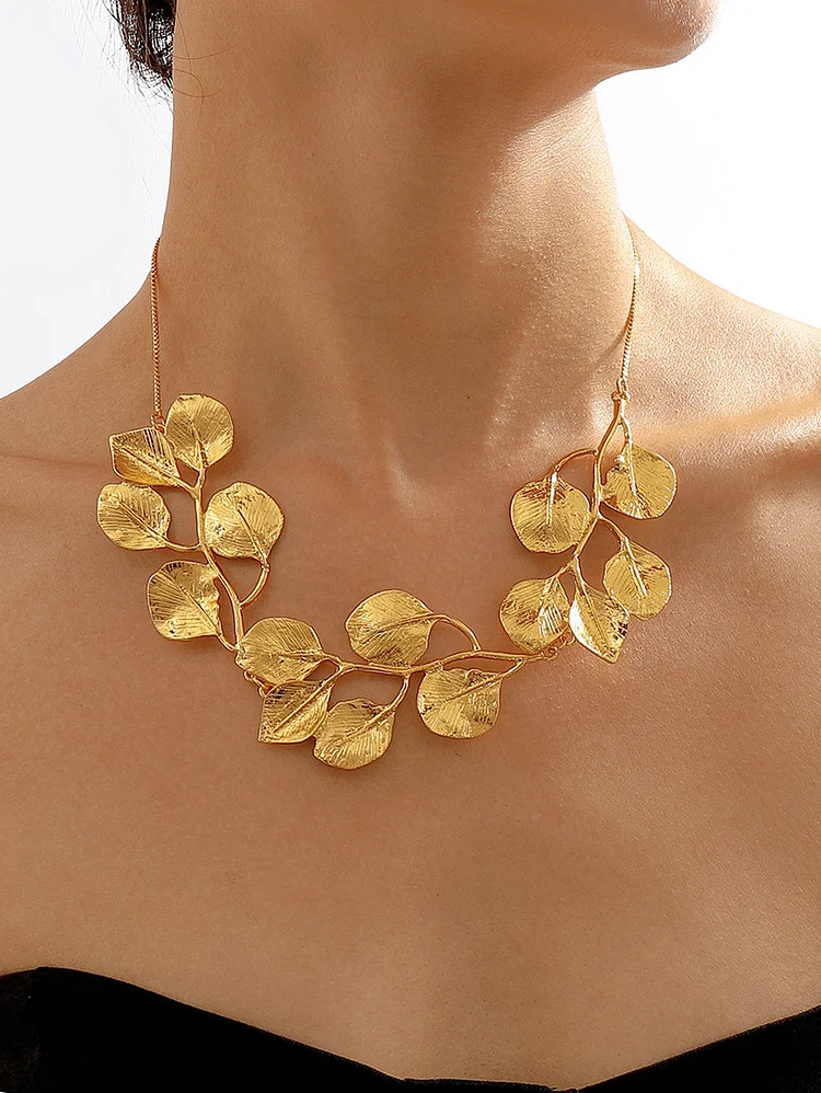 Fashionable Alloy Chain Exaggerated Leaf Pendant Necklaces