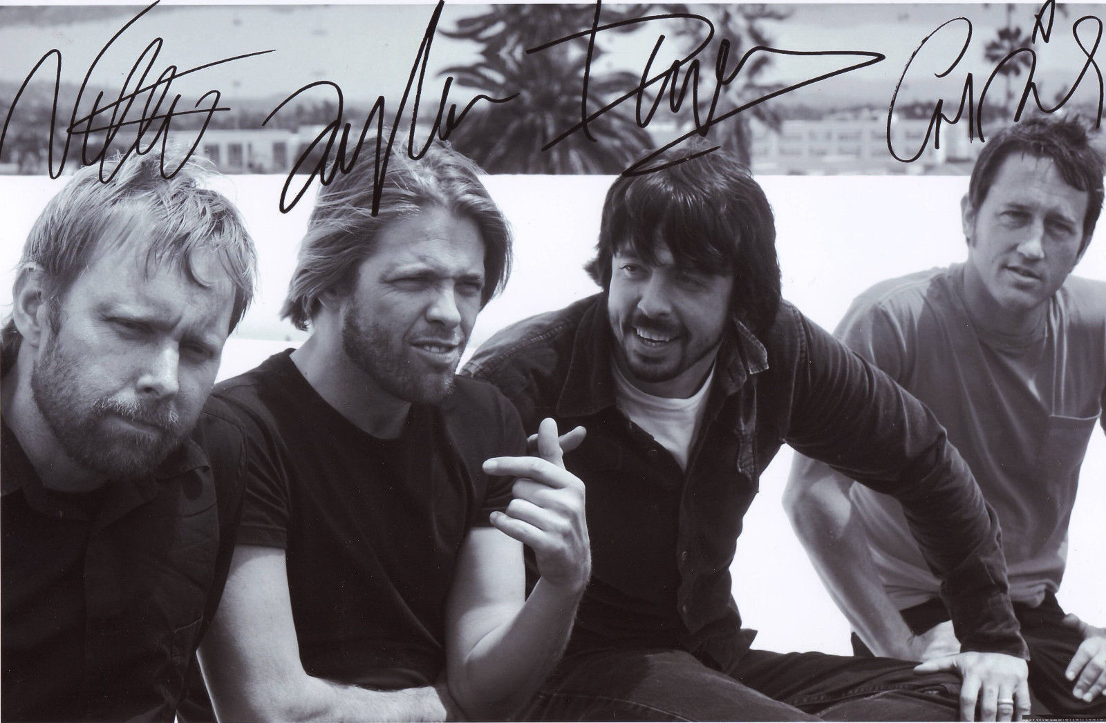 FOO FIGHTERS ENTIRE GROUP AUTOGRAPH SIGNED PP Photo Poster painting POSTER