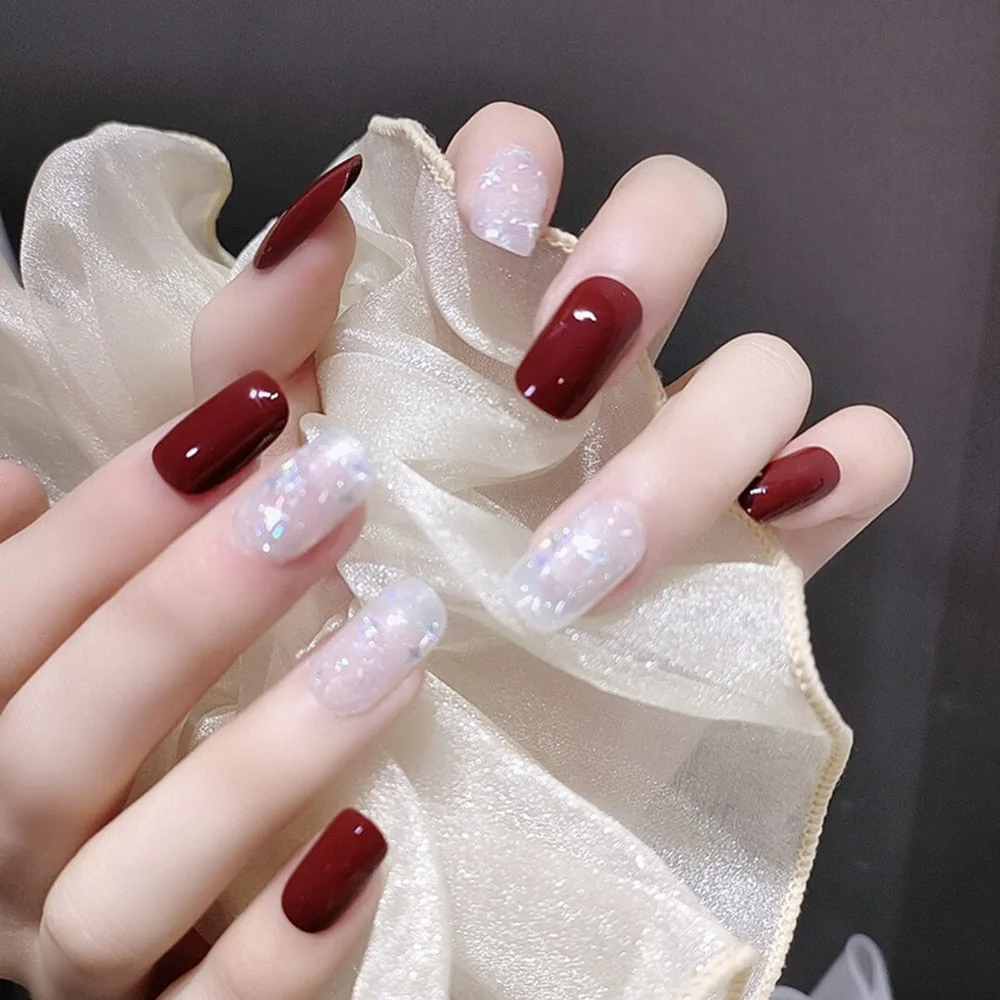 Red Press On Nails With Designs 24pcs/set Gold Cady Glitter Color  Fake Nails With Glue Short Full Nail Tips Hybrid Nail TY-Nail Inspo