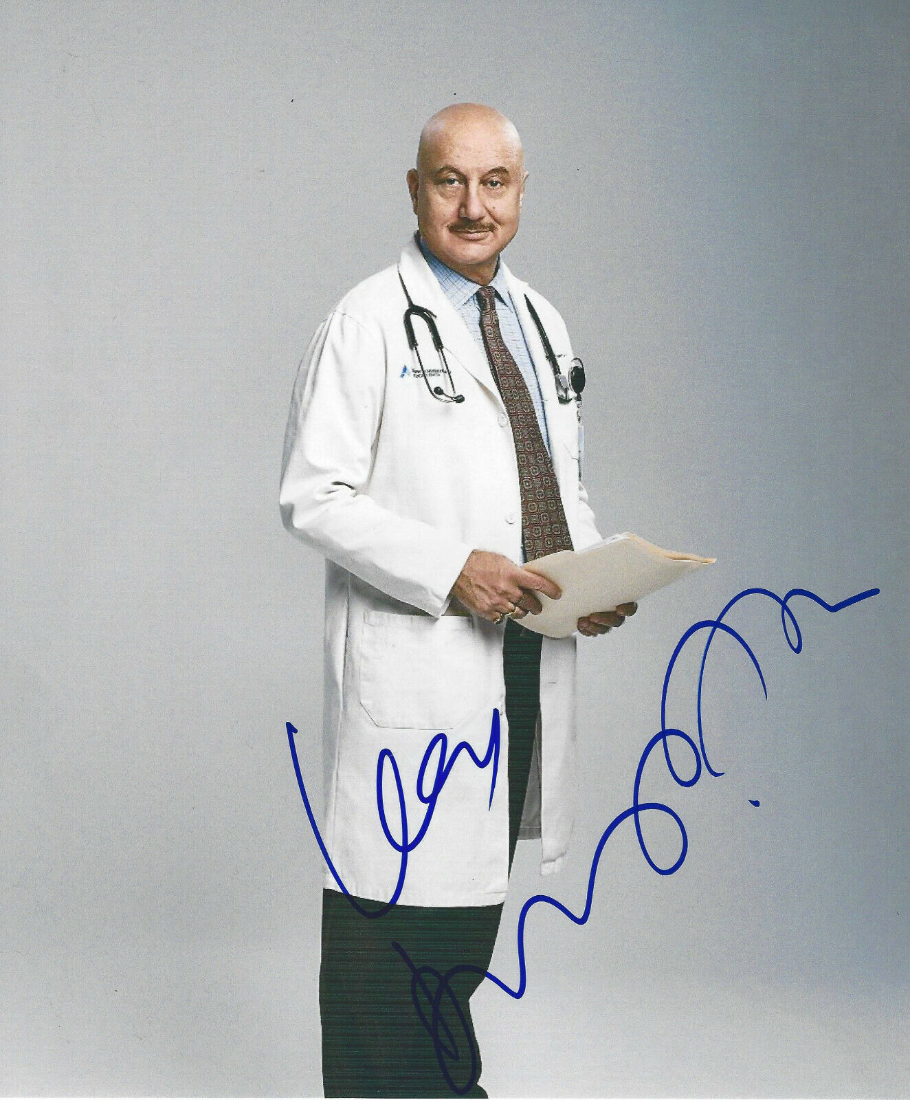 ANUPAM KHER SIGNED AUTHENTIC 'NEW AMSTERDAM' 8x10 Photo Poster painting w/COA NBC TV ACTOR