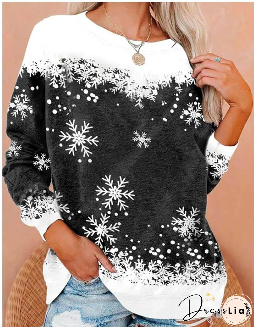 Round Neck Snow Printed Hoodie Top