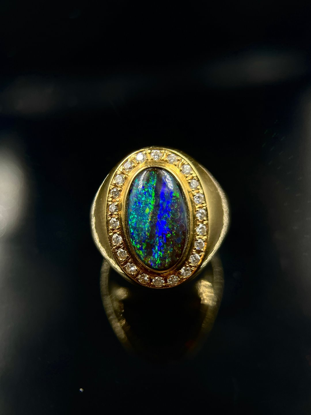 S056 铁欧戒指18k金，主石2.46ct，钻石0.29ct，重金9.4g，16.5/56码（表面一丢划痕肉眼不明显）