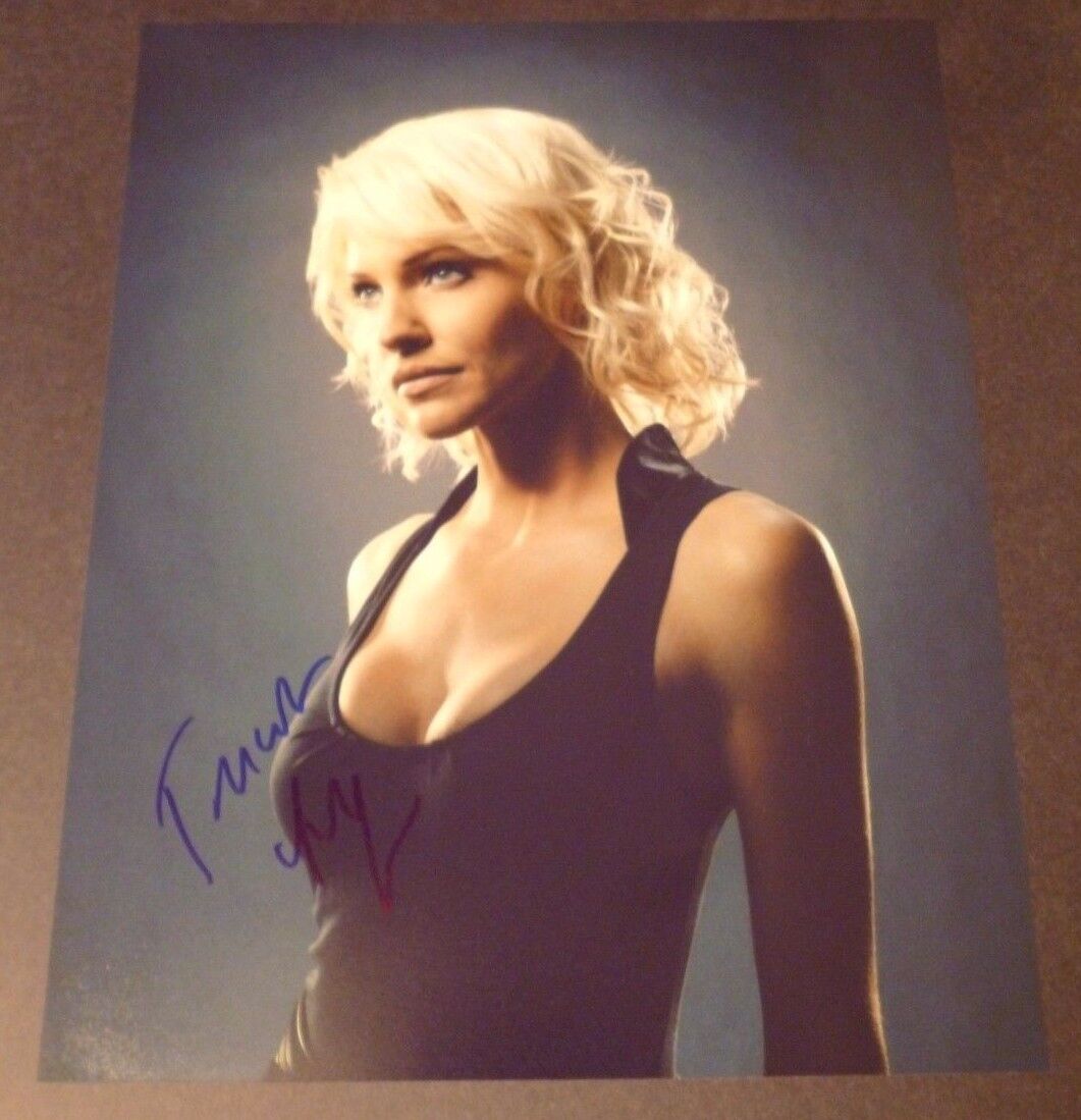 TRICIA HELFER Authentic Hand-Signed Battlestar Galactica