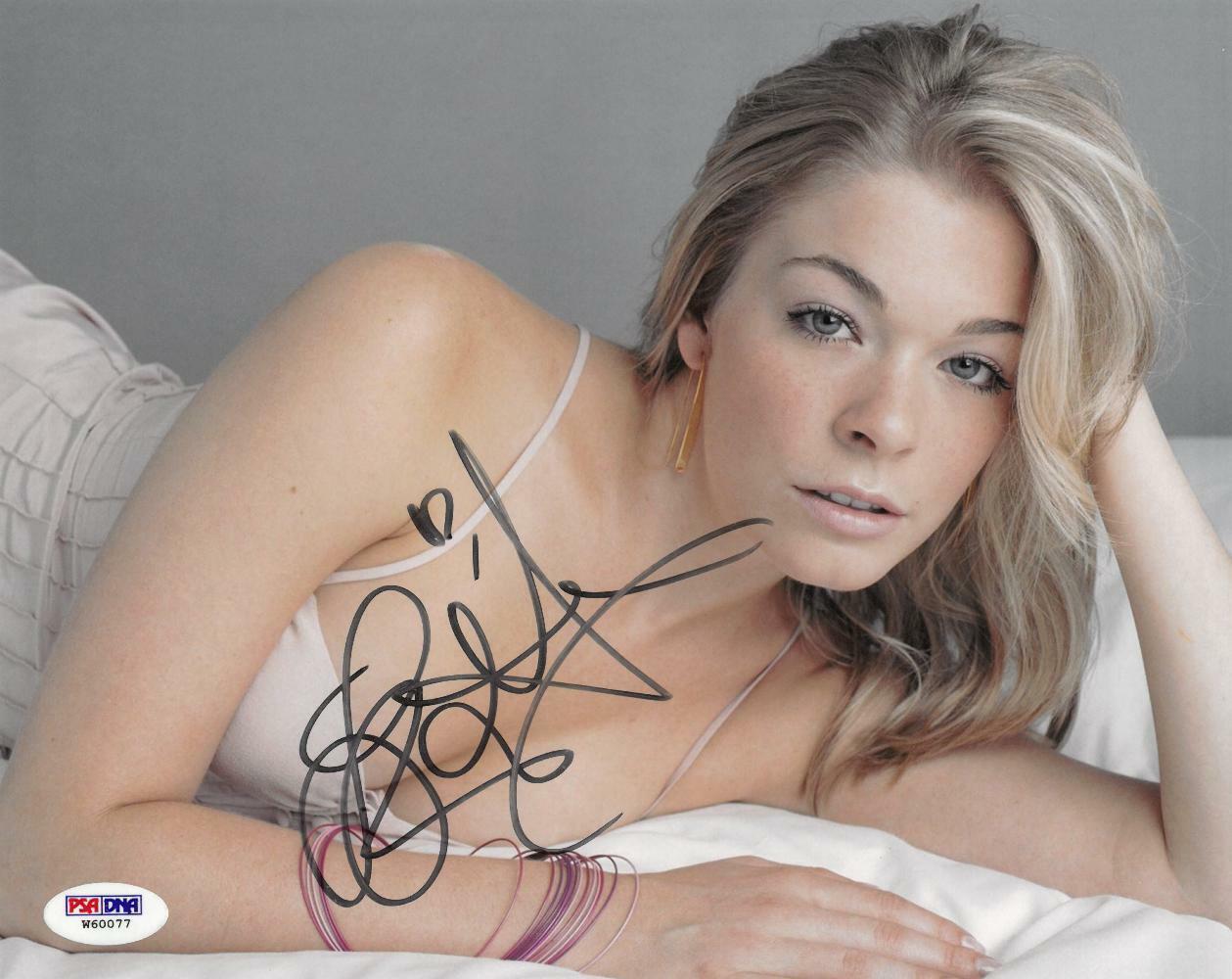 LeAnn Rimes Signed Authentic Autographed 8x10 Photo Poster painting PSA/DNA #W60077