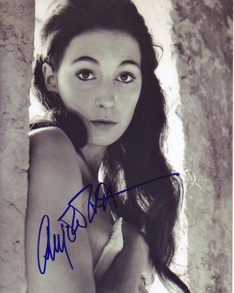 Anjelica huston signed autographed 8x10 Photo Poster painting