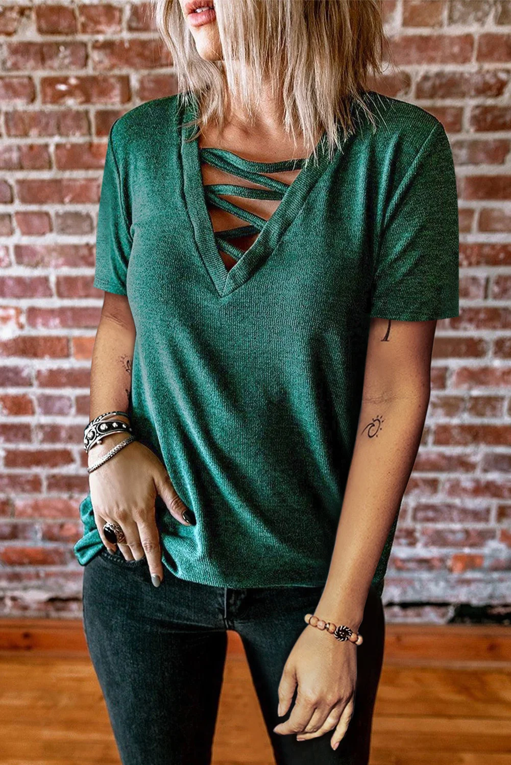 Green Criss Cross V Neck Short Sleeve Knit T-shirt | IFYHOME