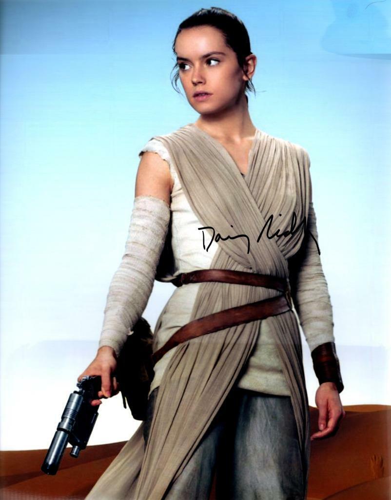 Daisy Ridley 11x14 Autographed signed Photo Poster painting Picture and COA