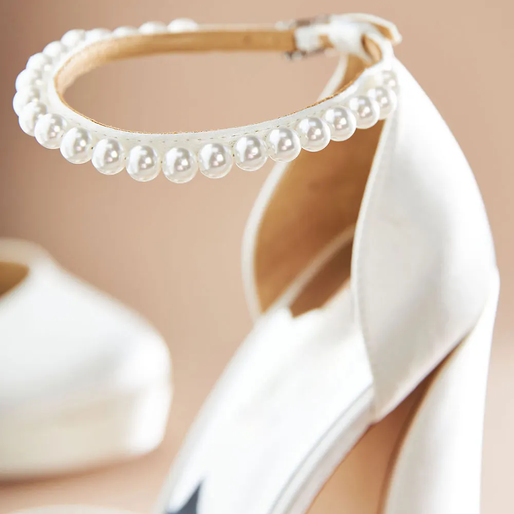 Round-toe Velcro Pearl Mid-heel Pumps