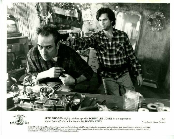 Tommy Lee Jones Jeff Bridges Blown Away Original Press 8X10 Photo Poster painting