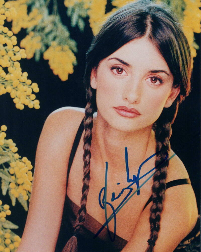 PENELOPE CRUZ SIGNED AUTOGRAPH 8X10 Photo Poster painting - VERY YOUNG, PIRATES OF THE CARIBBEAN