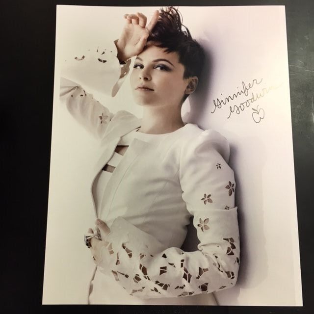 Ginnifer Goodwin Signed 8x10 Photo Poster painting Looking Elegant!