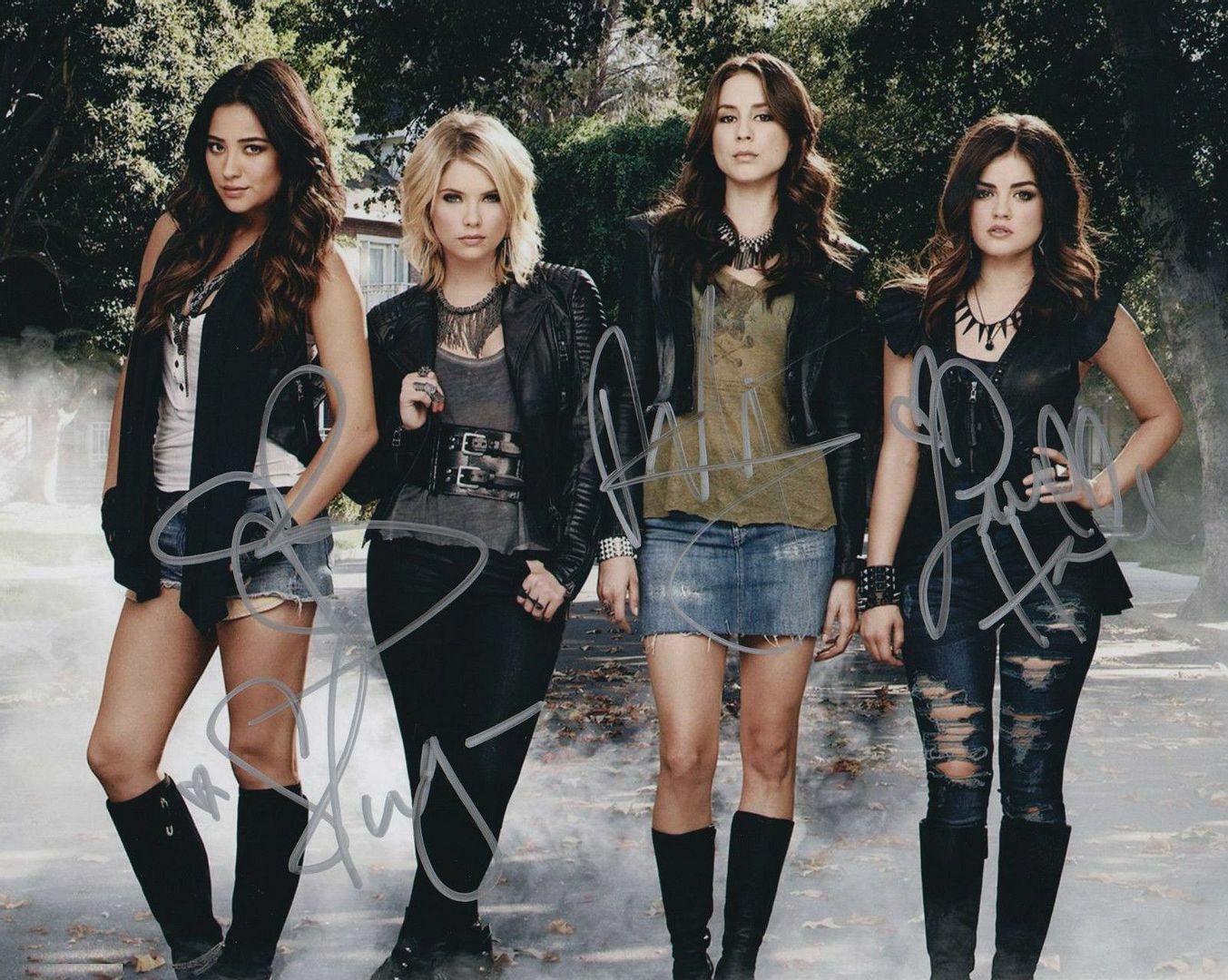 Pretty Little Liars Autograph Signed Photo Poster painting Print