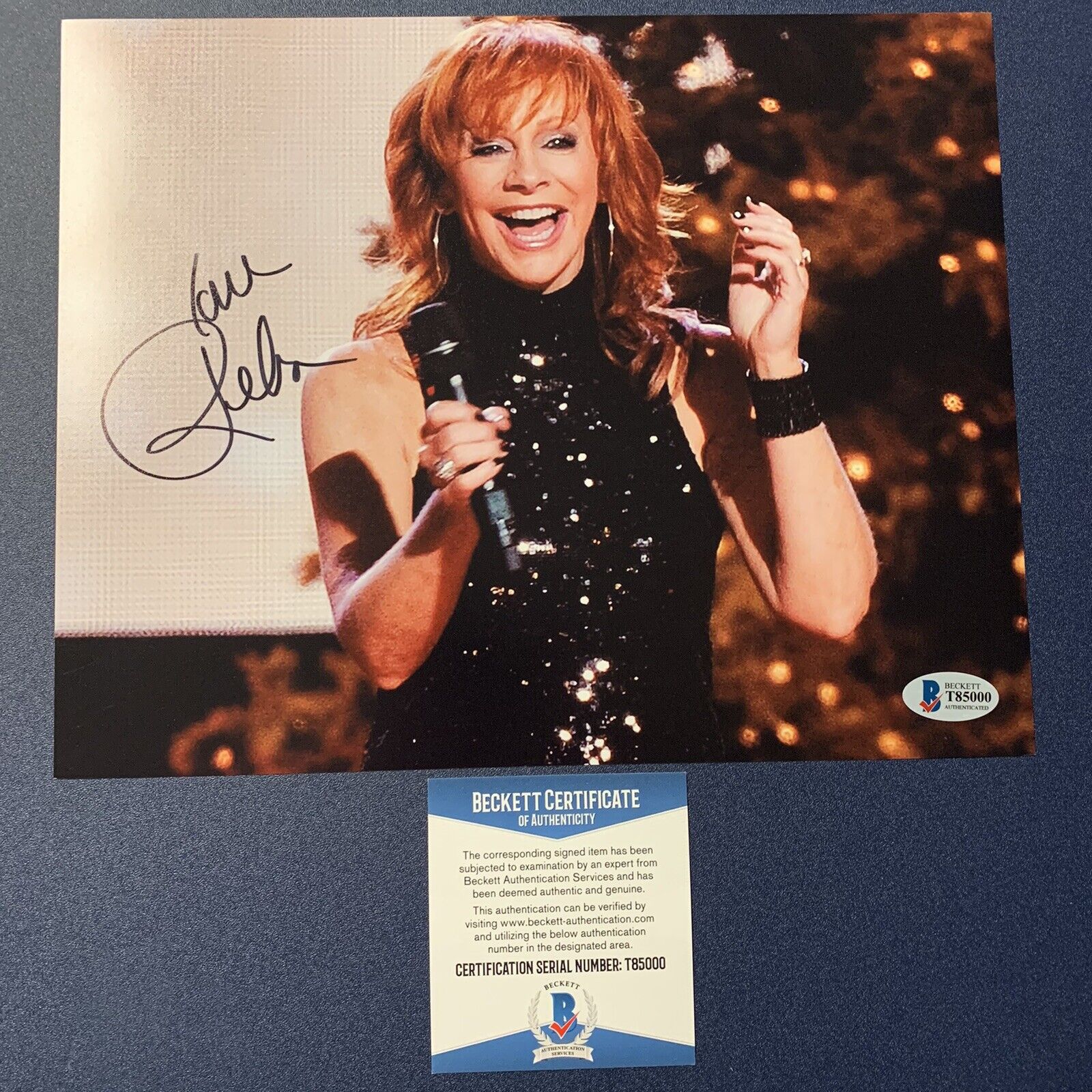 REBA MCENTIRE HAND SIGNED 8x10 Photo Poster painting AUTOGRAPHED COUNTRY LEGEND RARE BAS COA