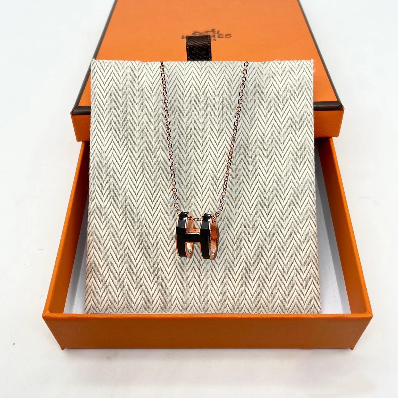 【🔥🔥🔥HOT SALE】HERMESNecklace H Letter Enamel Pendant